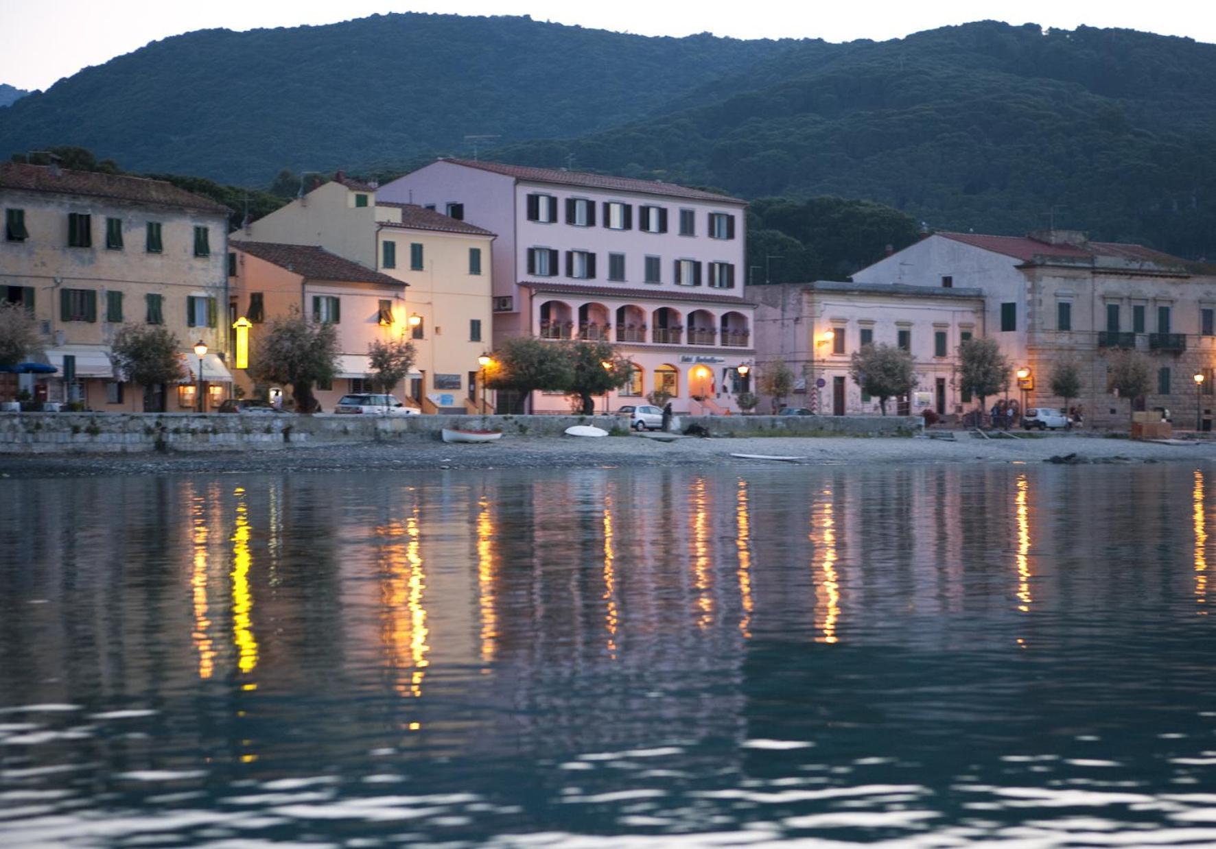 Hotel Marinella Marciana Marina  Buitenkant foto